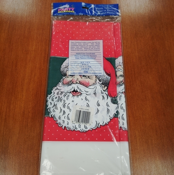 New Old Stock Vintage Santa Claus Christmas Plastic Rectangular Tablecloth Retro - Picture 1 of 3